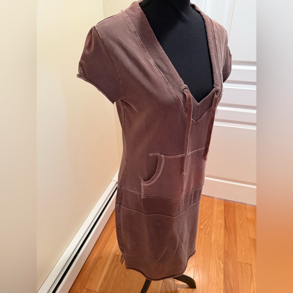 GAP Brown Sheath Mini Dress with V-Neck and Short Sleeves